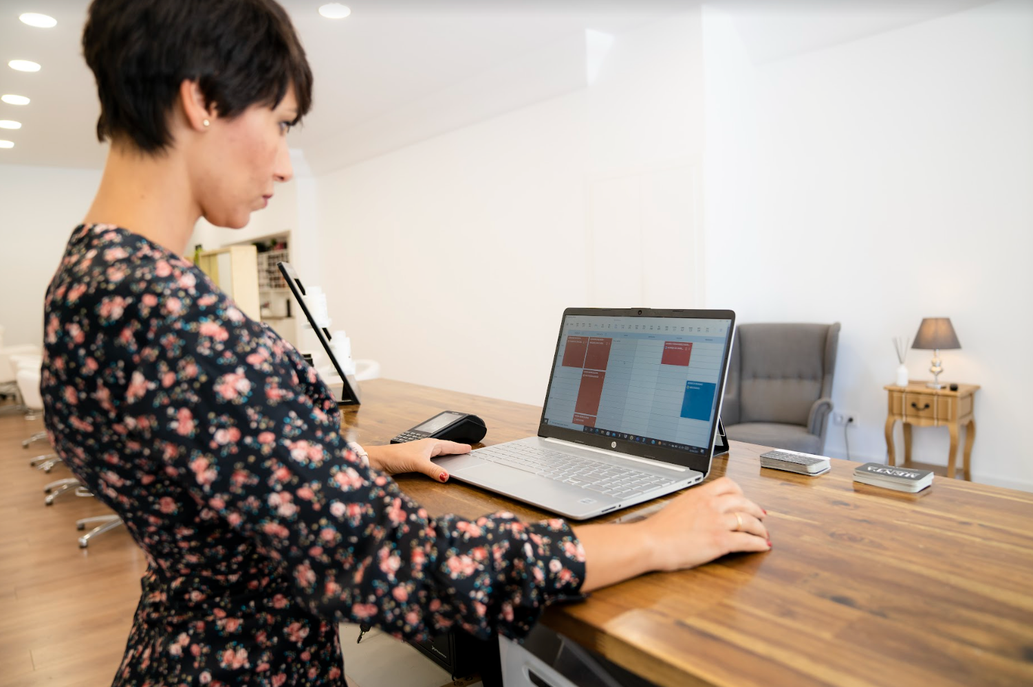 5 trucos para que no descuadre la caja de tu peluquería o salón